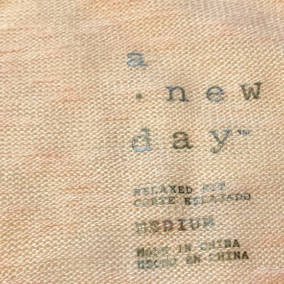 A New Day Seashell Pink Ruffle Tee NWOT- SOLD OUT - Picture 2 of 2